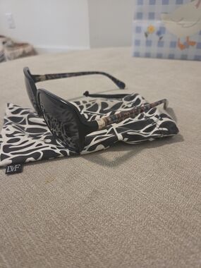 DVF Black Cat-Eye Sunglasses with Tortoise Arms